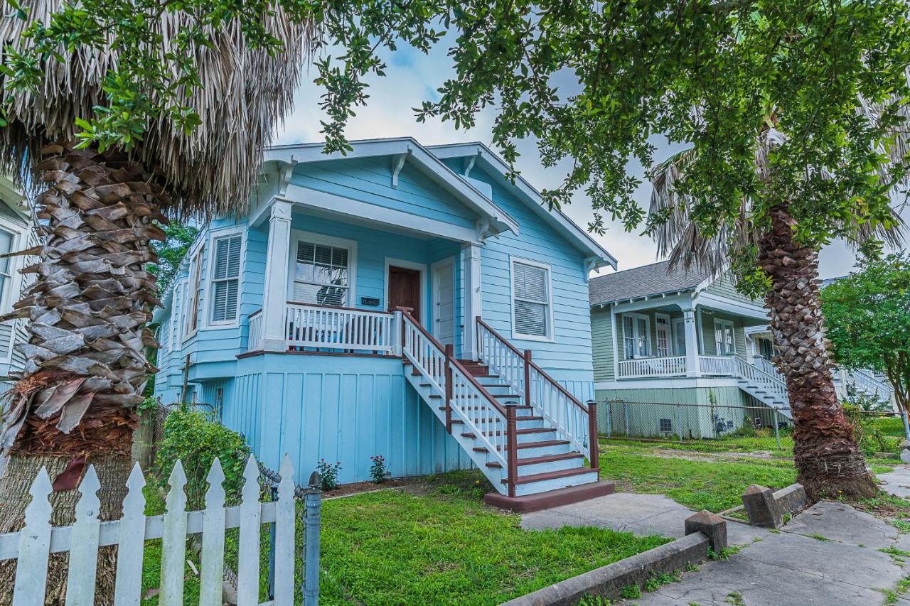 Uptown Cottage Newly Updated Home Near The Strand Galveston Harbor And Utmb Buitenkant foto