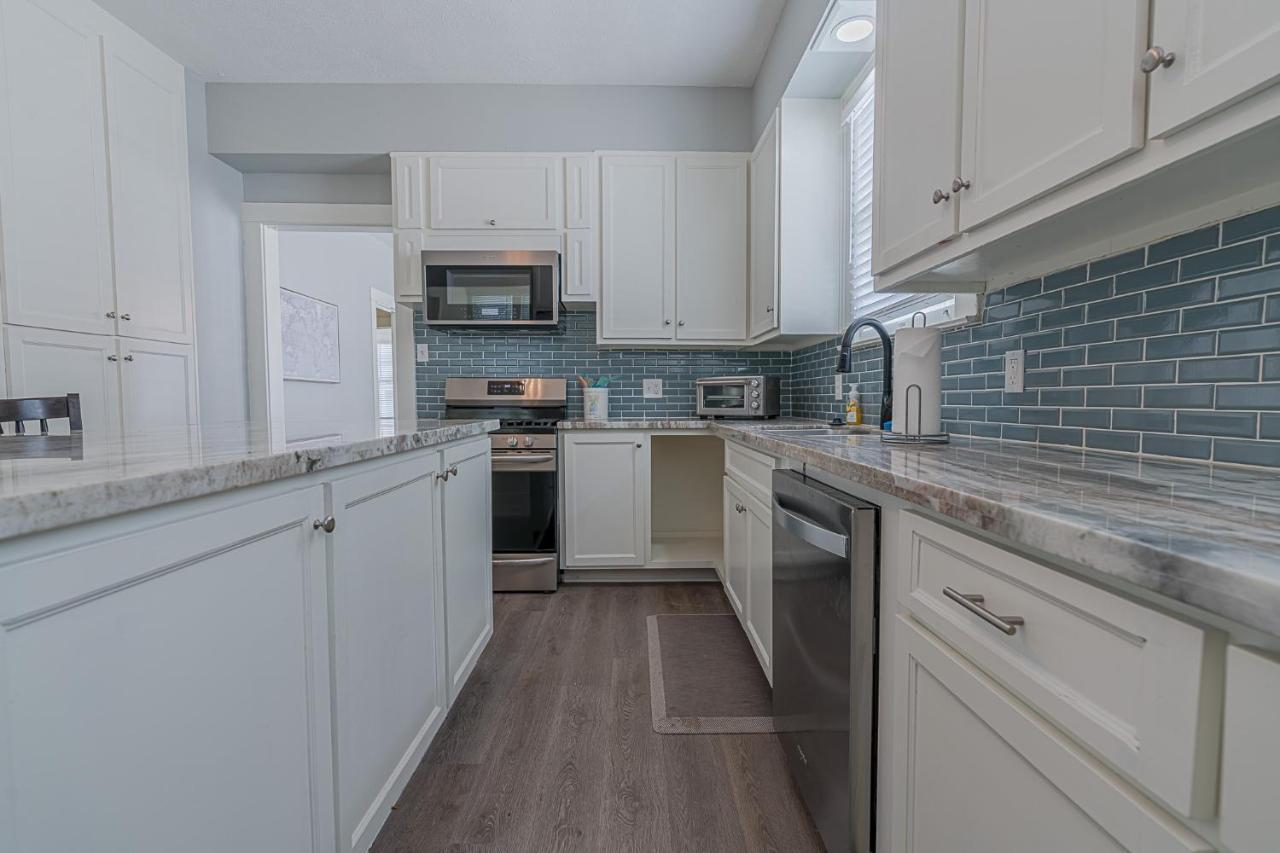Uptown Cottage Newly Updated Home Near The Strand Galveston Harbor And Utmb Buitenkant foto